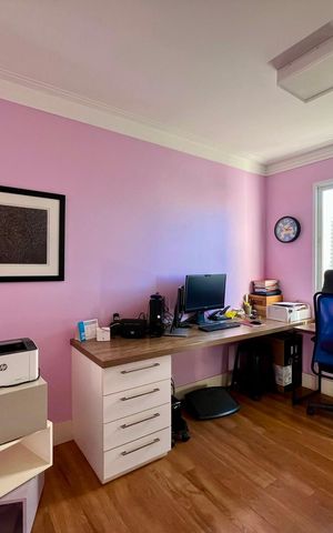 Apartamento à venda com 98m², 2 quartos e 2 vagas Apartamento à venda com 98m², 2 quartos e 2 vagasEscritório