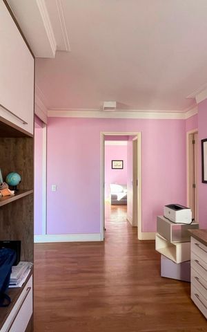 Apartamento à venda com 98m², 2 quartos e 2 vagas Apartamento à venda com 98m², 2 quartos e 2 vagasEscritório