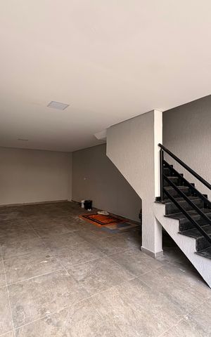 Casa à venda com 110m², 2 quartos e 2 vagas Casa à venda com 110m², 2 quartos e 2 vagasGaragem