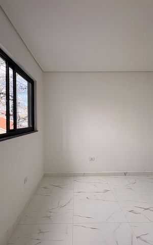 Casa à venda com 110m², 2 quartos e 2 vagas Casa à venda com 110m², 2 quartos e 2 vagasSala