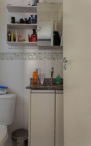 Apartamento para alugar com 60m², 3 quartos e 1 vaga Apartamento para alugar com 60m², 3 quartos e 1 vagaBanheiro da Suíte 1