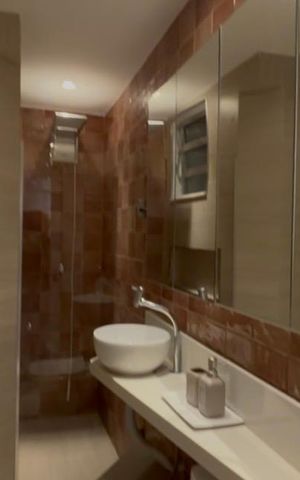 Apartamento à venda com 150m², 3 quartos e 1 vagaSuíte 2 - banheiro