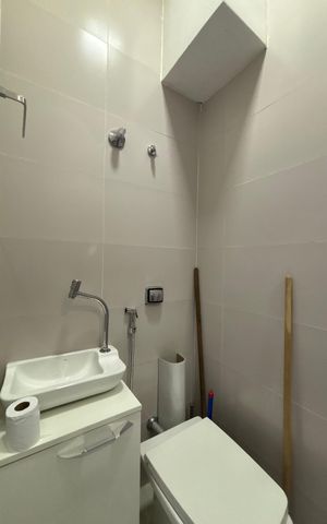 Apartamento à venda com 150m², 3 quartos e 1 vagaÁrea de serviço - banheiro