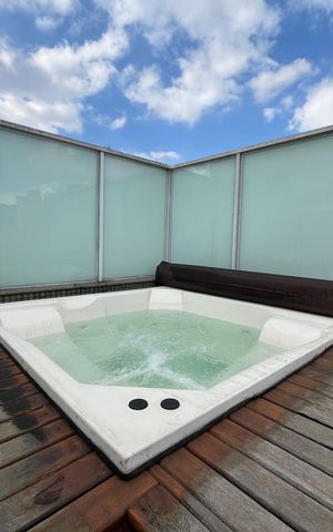 Apartamento à venda com 145m², 3 quartos e 3 vagas Apartamento à venda com 145m², 3 quartos e 3 vagasHidromassagem