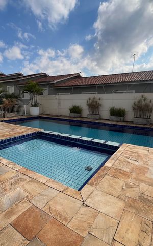 Apartamento à venda com 145m², 3 quartos e 3 vagas Apartamento à venda com 145m², 3 quartos e 3 vagasÁrea comum - Piscina