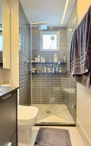 Apartamento à venda com 71m², 2 quartos e 1 vaga Apartamento à venda com 71m², 2 quartos e 1 vagaBanheiro Suíte 1
