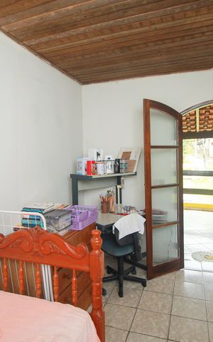 Casa à venda com 1004m², 4 quartos e 2 vagas Casa à venda com 1004m², 4 quartos e 2 vagasQuarto 4