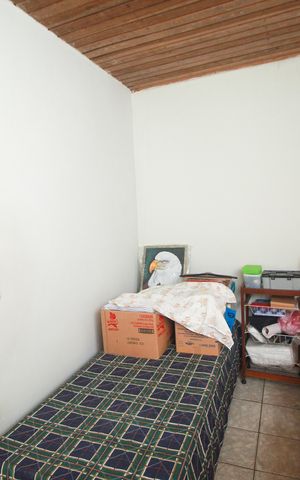 Casa à venda com 1004m², 4 quartos e 2 vagas Casa à venda com 1004m², 4 quartos e 2 vagasQuarto 4