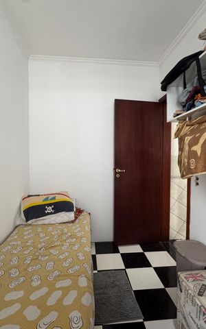 Casa à venda com 200m², 6 quartos e 8 vagas Casa à venda com 200m², 6 quartos e 8 vagasQuarto de serviço