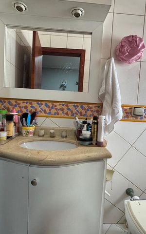 Casa à venda com 200m², 6 quartos e 8 vagas Casa à venda com 200m², 6 quartos e 8 vagasBanheiro suíte 2