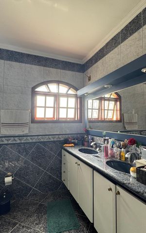Casa à venda com 200m², 6 quartos e 8 vagas Casa à venda com 200m², 6 quartos e 8 vagasBanheiro suíte master