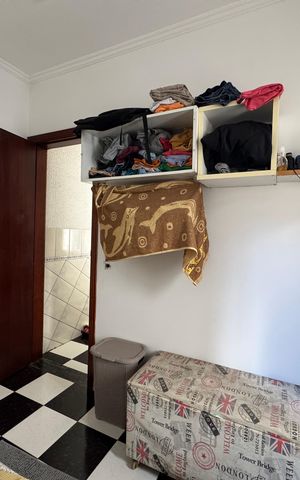 Casa à venda com 200m², 6 quartos e 8 vagas Casa à venda com 200m², 6 quartos e 8 vagasQuarto de serviço