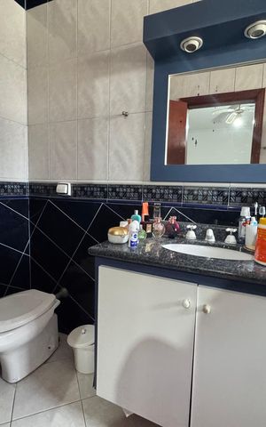 Casa à venda com 200m², 6 quartos e 8 vagas Casa à venda com 200m², 6 quartos e 8 vagasBanheiro suíte 1
