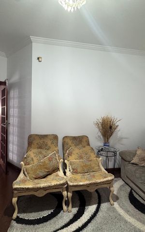 Casa à venda com 200m², 6 quartos e 8 vagas Casa à venda com 200m², 6 quartos e 8 vagasSala de TV