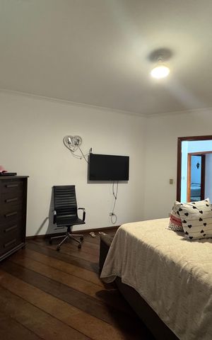 Casa à venda com 200m², 6 quartos e 8 vagas Casa à venda com 200m², 6 quartos e 8 vagasSuíte master