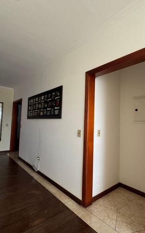 Casa à venda com 200m², 6 quartos e 8 vagas Casa à venda com 200m², 6 quartos e 8 vagasMezanino