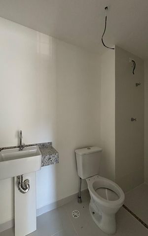 Apartamento à venda com 28m², 1 quarto e sem vaga Apartamento à venda com 28m², 1 quarto e sem vagaBanheiro da Suíte