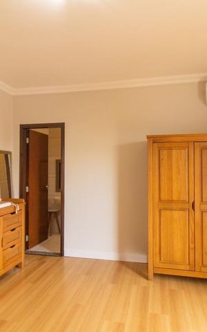 Casa à venda com 277m², 3 quartos e 3 vagasQuarto 2 Suite 2