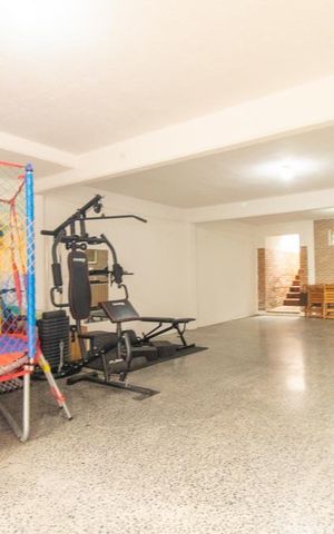 Casa à venda com 277m², 3 quartos e 3 vagasGaragem