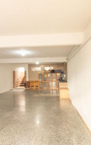 Casa à venda com 277m², 3 quartos e 3 vagasGaragem