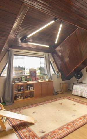 Casa à venda com 277m², 3 quartos e 3 vagasAtico