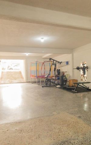 Casa à venda com 277m², 3 quartos e 3 vagasGaragem