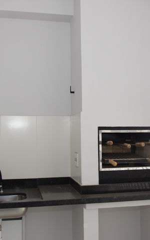 Apartamento para alugar com 82m², 2 quartos e 1 vagaVaranda