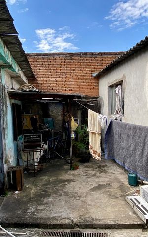 Casa à venda com 214m², 2 quartos e 2 vagas