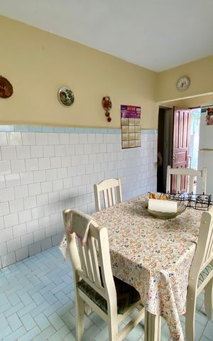 Casa à venda com 214m², 2 quartos e 2 vagas