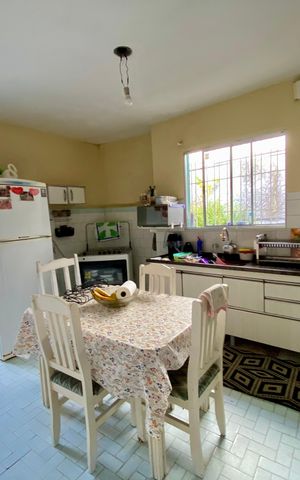 Casa à venda com 214m², 2 quartos e 2 vagas
