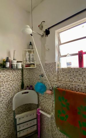 Casa à venda com 214m², 2 quartos e 2 vagas
