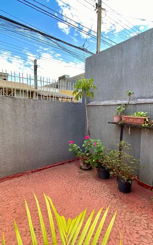 Casa à venda com 214m², 2 quartos e 2 vagas