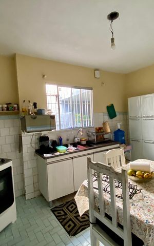 Casa à venda com 214m², 2 quartos e 2 vagas