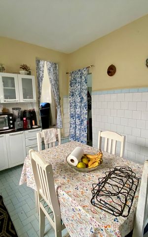 Casa à venda com 214m², 2 quartos e 2 vagas