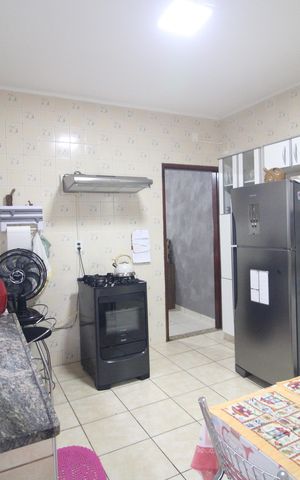 Casa para alugar com 125m², 2 quartos e 2 vagasCozinha