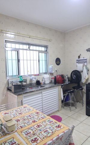 Casa para alugar com 125m², 2 quartos e 2 vagasCozinha