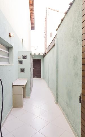 Casa à venda com 200m², 4 quartos e 2 vagas Casa à venda com 200m², 4 quartos e 2 vagasÁrea de Serviço