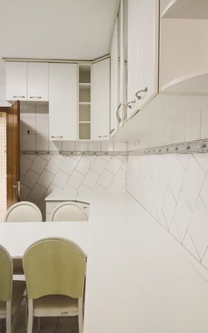 Casa à venda com 200m², 4 quartos e 2 vagas Casa à venda com 200m², 4 quartos e 2 vagasCozinha