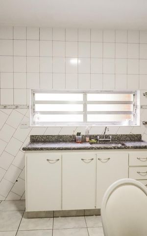 Casa à venda com 200m², 4 quartos e 2 vagas Casa à venda com 200m², 4 quartos e 2 vagasCozinha