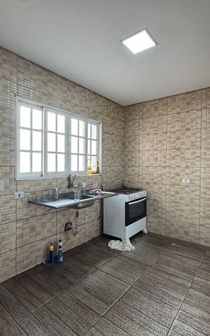 Casa à venda com 125m², 2 quartos e 6 vagas Casa à venda com 125m², 2 quartos e 6 vagasCozinha