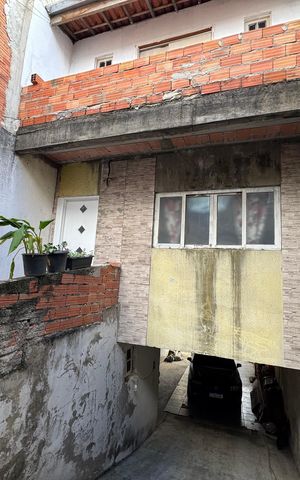 Casa à venda com 125m², 2 quartos e 6 vagas Casa à venda com 125m², 2 quartos e 6 vagasFachada