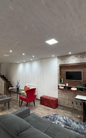 Casa à venda com 125m², 2 quartos e 6 vagas Casa à venda com 125m², 2 quartos e 6 vagasSala