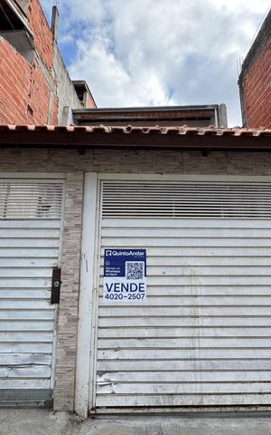 Casa à venda com 125m², 2 quartos e 6 vagas Casa à venda com 125m², 2 quartos e 6 vagasFachada com PLACA