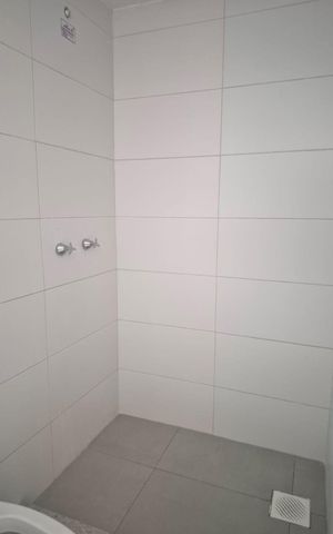 Apartamento para alugar com 55m², 2 quartos e 1 vaga Apartamento para alugar com 55m², 2 quartos e 1 vagaBanheiro social