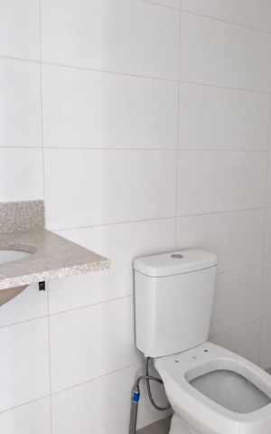 Apartamento para alugar com 55m², 2 quartos e 1 vaga Apartamento para alugar com 55m², 2 quartos e 1 vagaBanheiro social