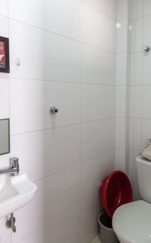 Apartamento à venda com 324m², 4 quartos e 3 vagasBanheiro da Área de Serviço 