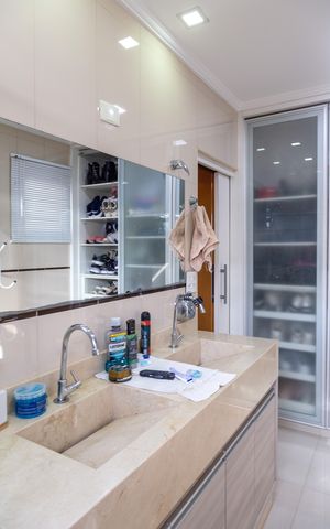 Apartamento à venda com 324m², 4 quartos e 3 vagasBanheiro do Quarto 3 suíte 