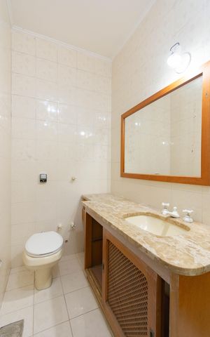 Casa para alugar com 250m², 4 quartos e 5 vagas