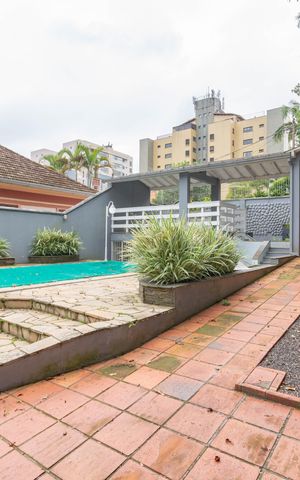 Casa para alugar com 250m², 4 quartos e 5 vagas