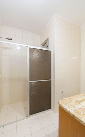Casa para alugar com 250m², 4 quartos e 5 vagas